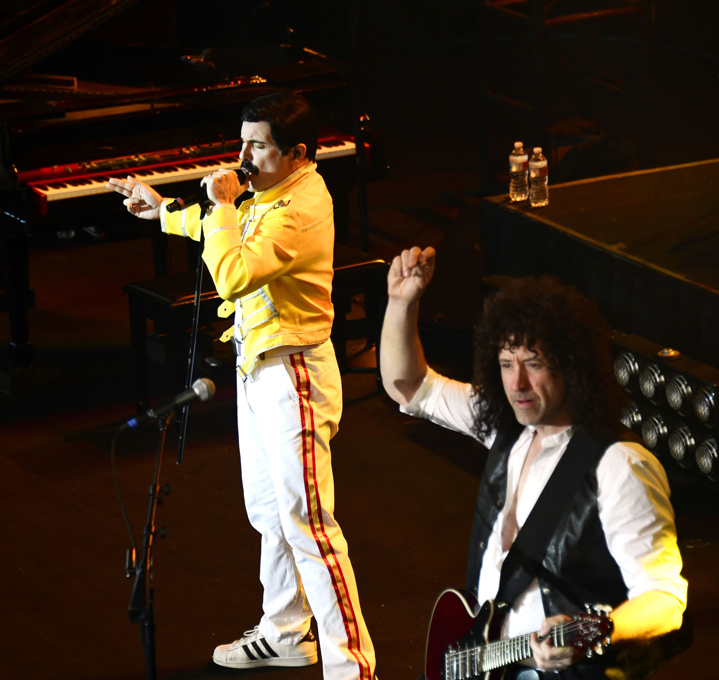 19-07-03 Queen Tribute Concert 2 Roland web.jpg